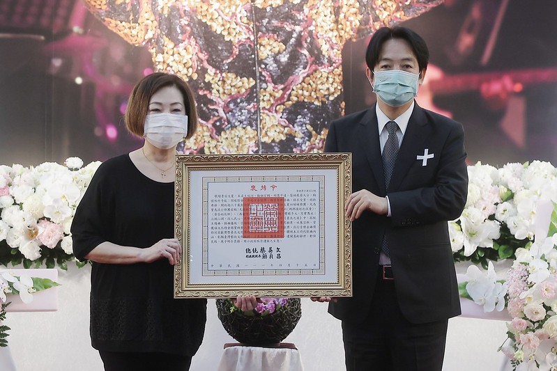 代表總統頒贈褒揚令 賴清德：表彰文夏老師對台灣音樂的貢獻