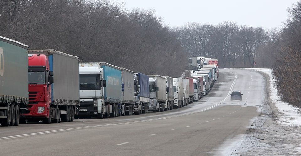 歐盟下驅逐令!  俄羅斯、白俄卡車排隊出境 車陣長達80公里