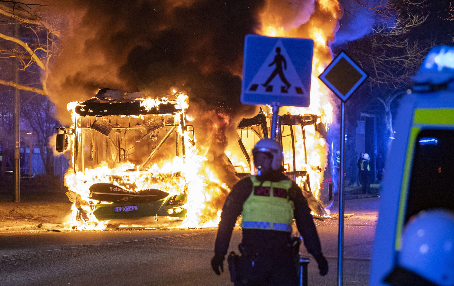 極右派焚燒可蘭經 瑞典各地爆發警民衝突