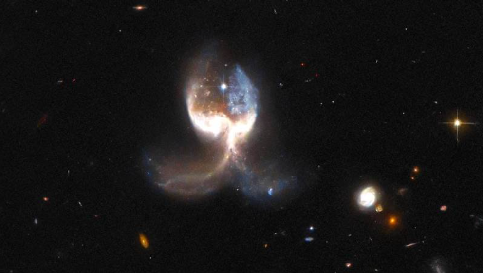 哈伯望遠鏡捕捉絕美景象 VV689星體「天使之翼」
