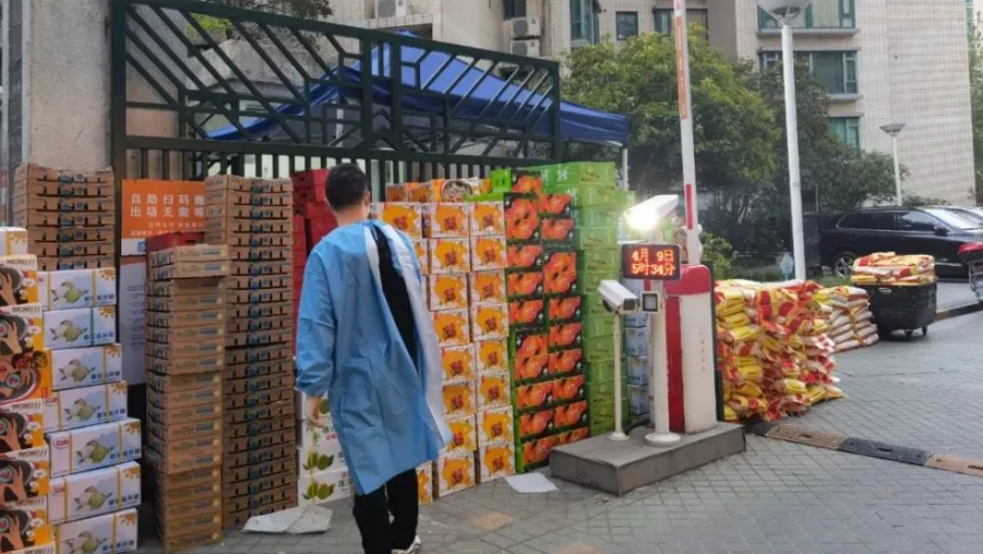 上海單日通報病例再破2萬！移民查詢急增 微信搜索遽升7倍