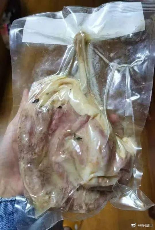 上海封城 居民領物資拿到「腐爛鴨肉」臭到想吐 才吃一口狂腹瀉