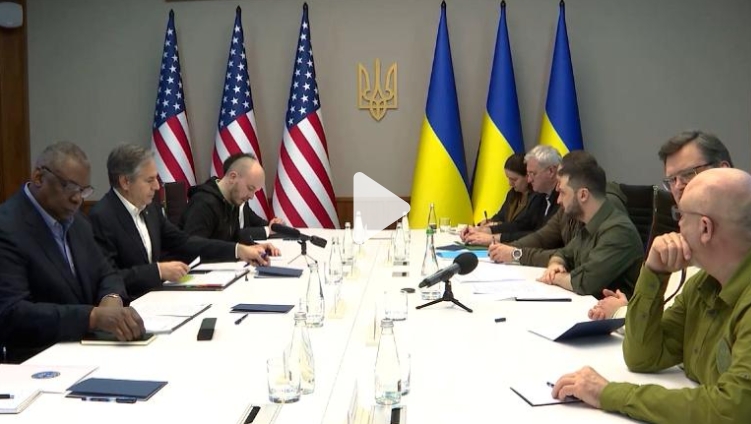 烏總統澤連斯基在基輔與美國國務卿布林肯和國防部長奧斯丁會面。   圖 : 翻攝自烏克蘭總統府官網
