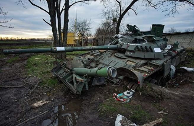 烏克蘭軍隊摧毀的俄軍坦克。   圖 : 翻攝自烏克蘭國防部