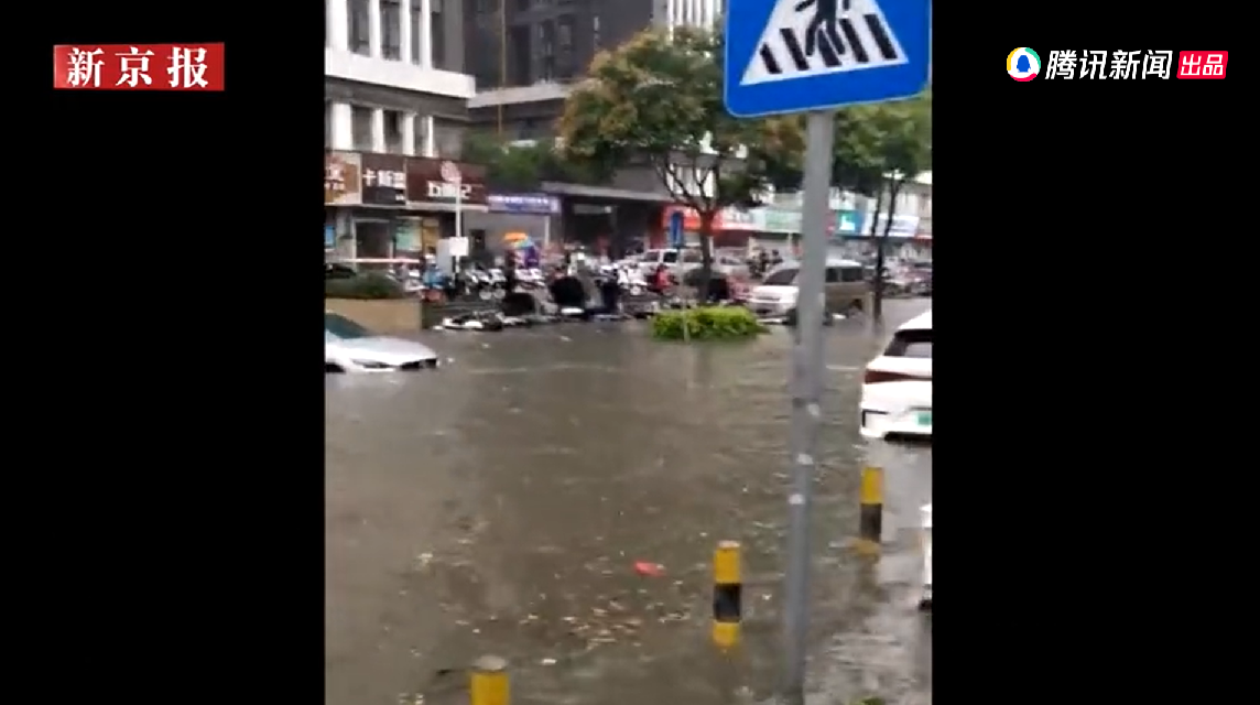 強烈暴雨襲擊福州！紅色警戒發布 停車場變游泳池 學校停課