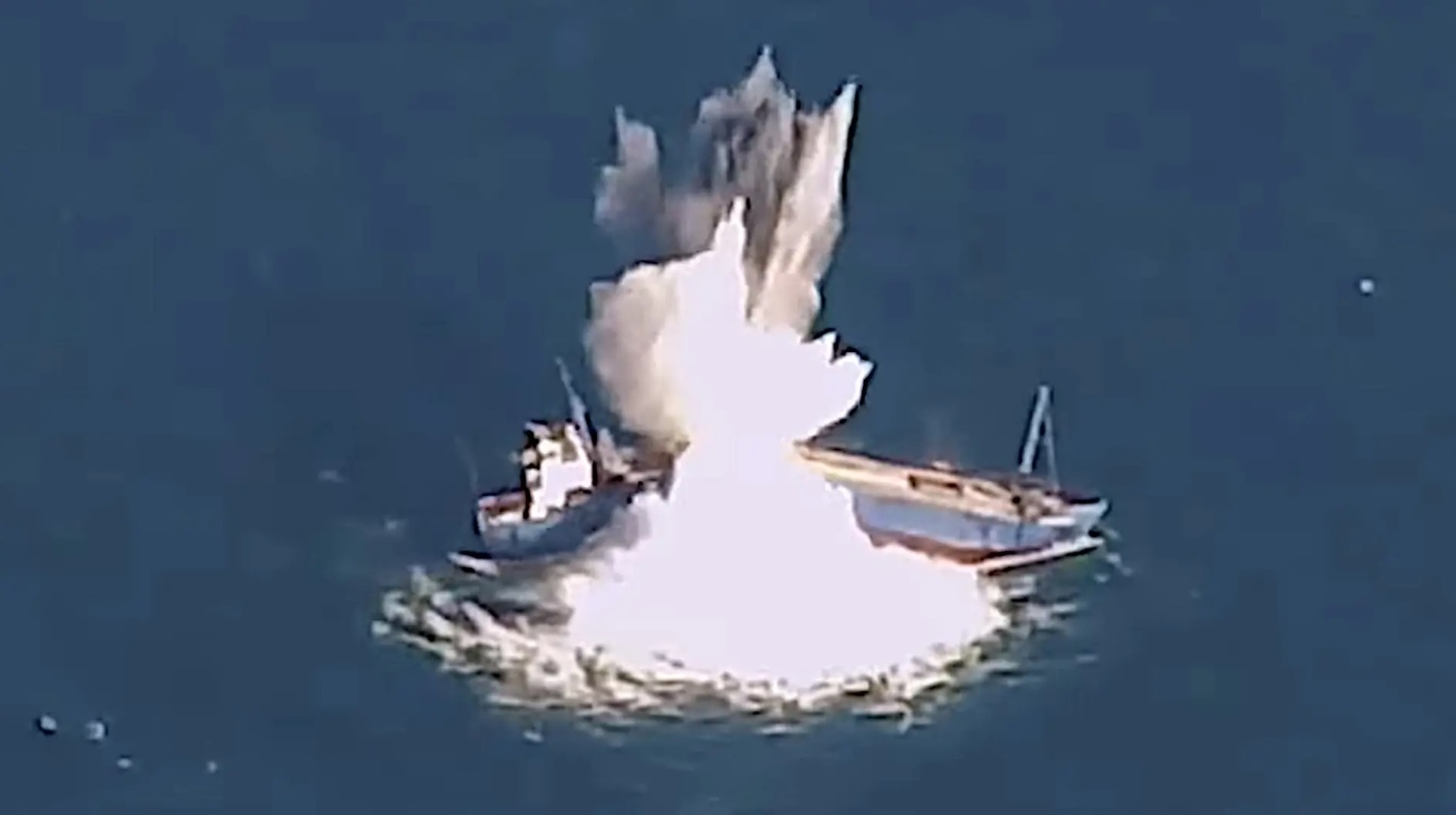 (影)美國空軍試射「QUICKSINK」 如重型魚雷將測試船炸成兩截