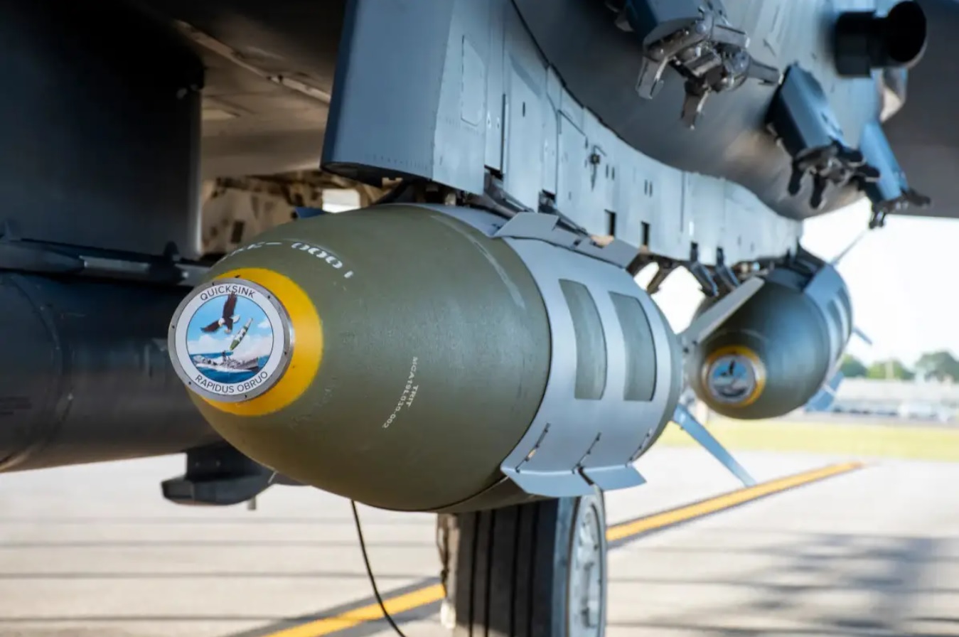 (影)美國空軍試射「QUICKSINK」 如重型魚雷將測試船炸成兩截