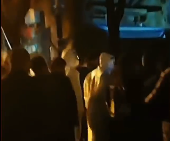 連續封控45天沒飯吃 上海紀王鎮居民圍攻警察 上鋼新村也「起義造反」