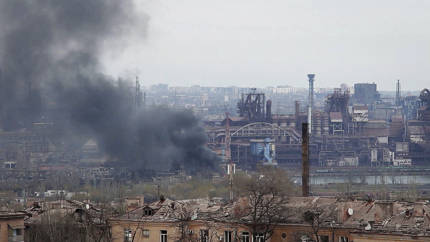 亞速鋼鐵廠的烏軍宣布投降，並被送往俄軍控制區。   圖：達志影像/美聯社（資料照片）