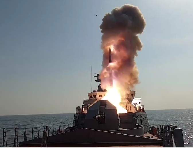 直擊》15艘艦艇封鎖海域 俄軍在日本海成功試射「答案」新型反潛導彈