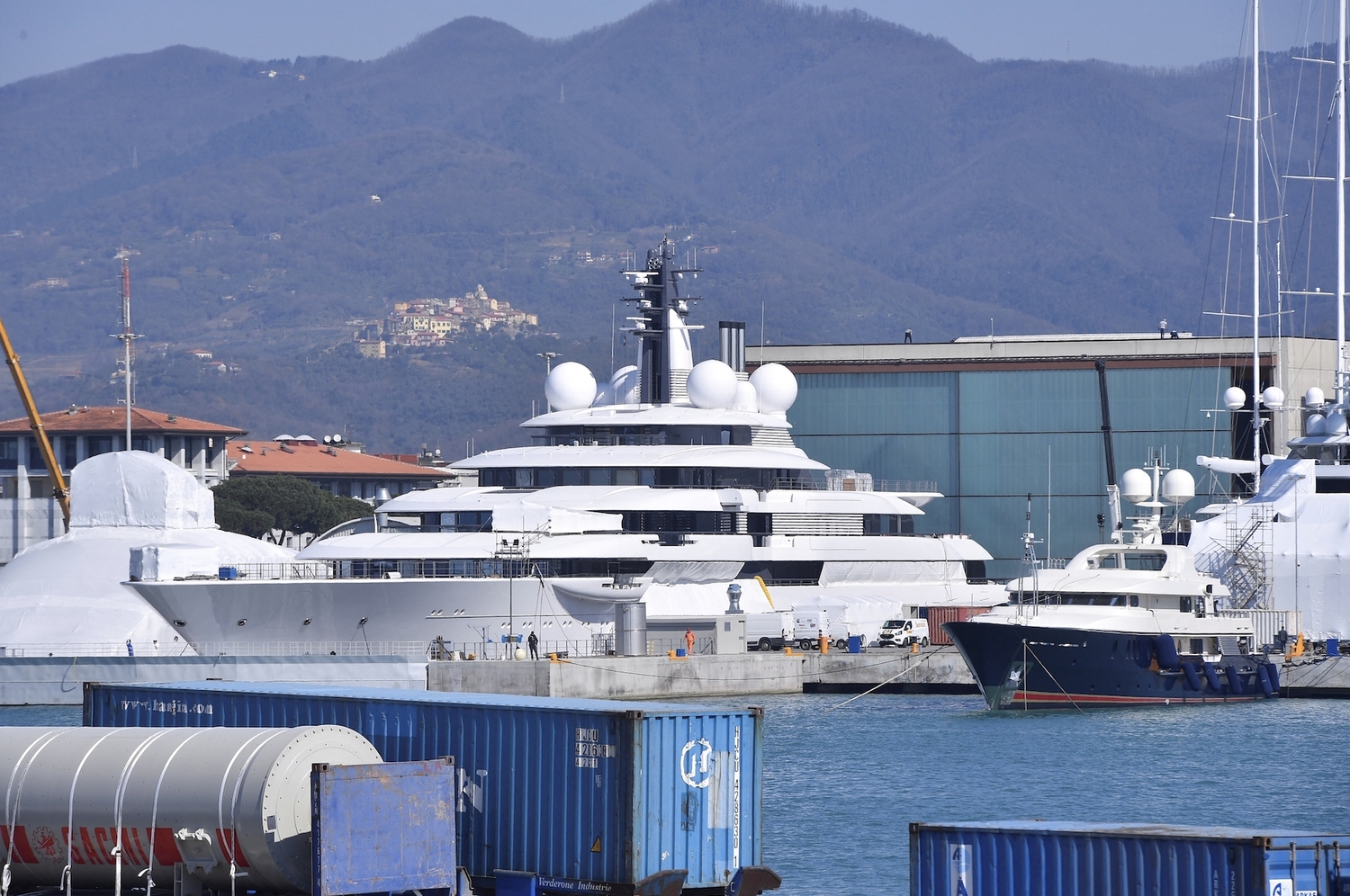 義大利下令扣押巨型奢華遊艇  被質疑與普丁有關