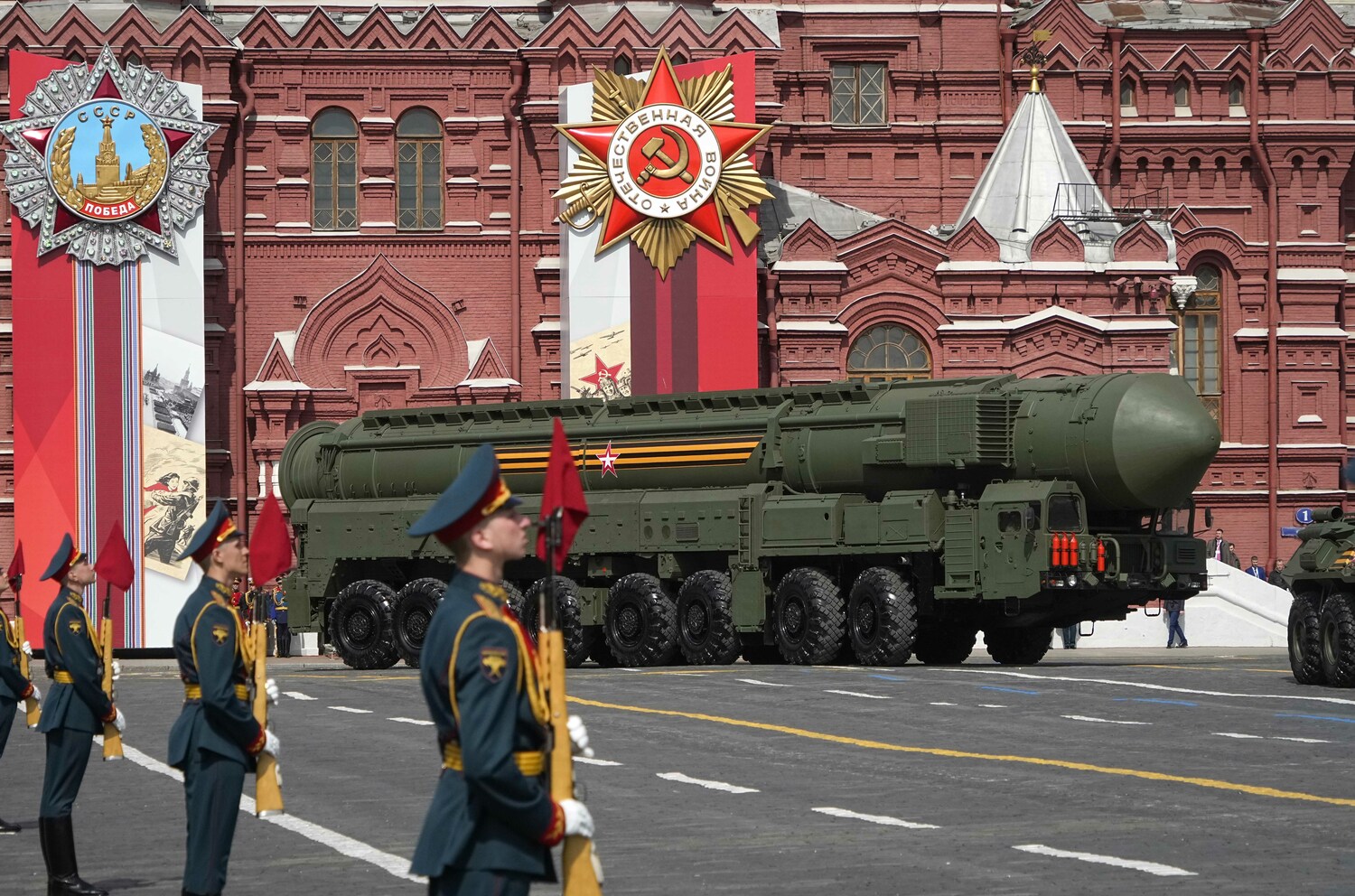 俄羅斯於7日的「勝利日」閱兵典禮彩排中，出現RS－24洲際彈道飛彈（RS－24 Yars）。 圖：達志影像／美聯社