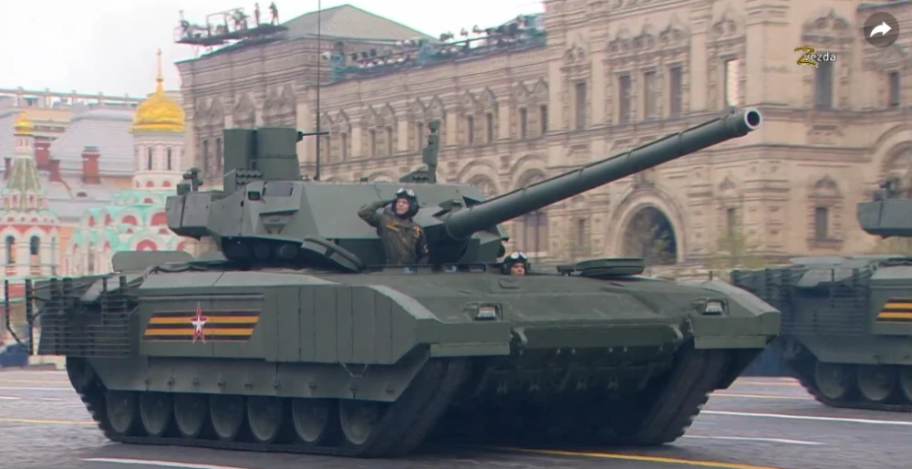 俄羅斯勝利日閱兵，俄軍T-14 「阿瑪塔」主戰坦克也在遊行之列。   圖:新華社直播