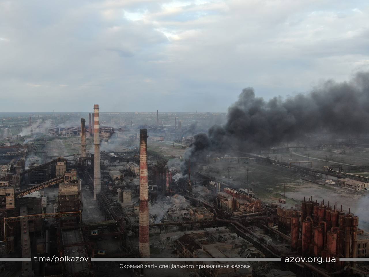 烏克蘭馬里烏波爾的烏軍最後根據地亞速鋼鐵廠，傳出俄軍在過去24小時連續空襲38次。   圖：截取 MFA of Ukraine推特