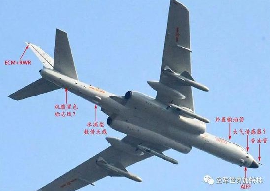 可掛大型彈道導彈的中國空軍轟-6N 戰機。 圖 : 翻攝自維信/空軍世界加特林 可掛大型彈道導彈的中國空軍轟-6N 戰機。 圖 : 翻攝自維信/空軍世界加特林
