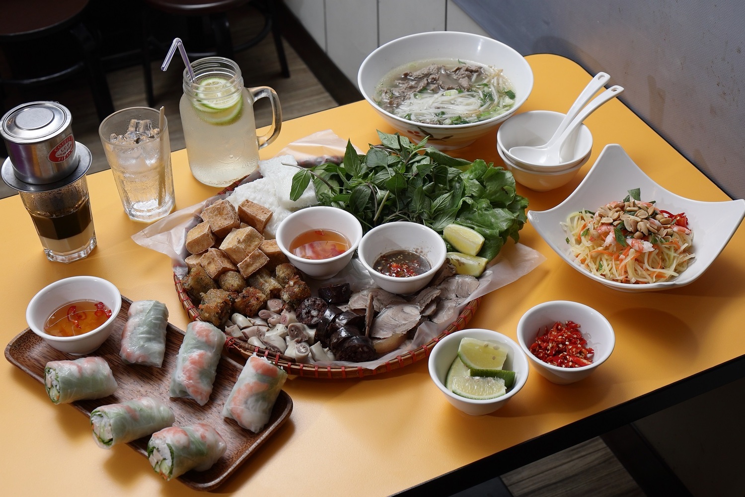 中區的「越南你好」入選米其林餐廳。   台中市觀旅局/提供