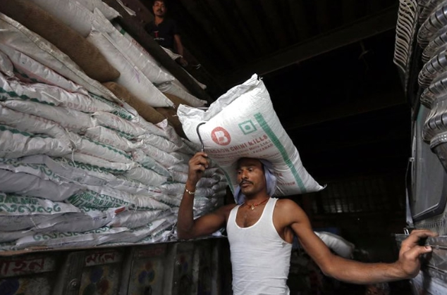 國際糧食短缺，印度政府人士 24 日表示，印度打算限制糖及糧食出口量，以避免國內物價暴漲。    圖 : 翻攝自yntw.com