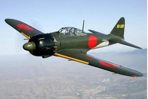 忘了國仇家恨? 中國小學教材封面竟出現類似日本零式戰鬥機 網民炎上