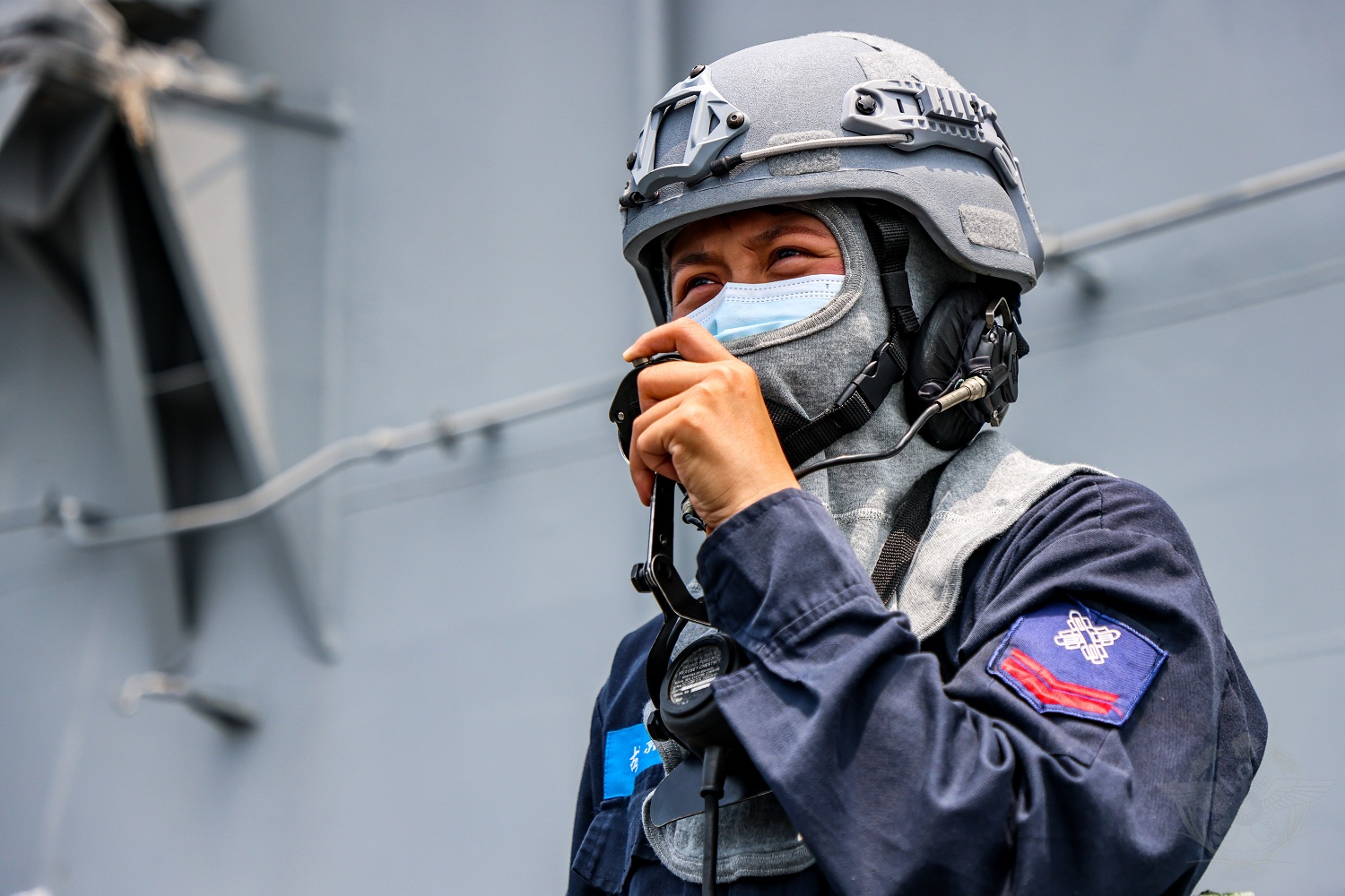 海軍子儀軍艦安全觀測手回報標一飛彈發射架測試情形。   圖：國防部提供