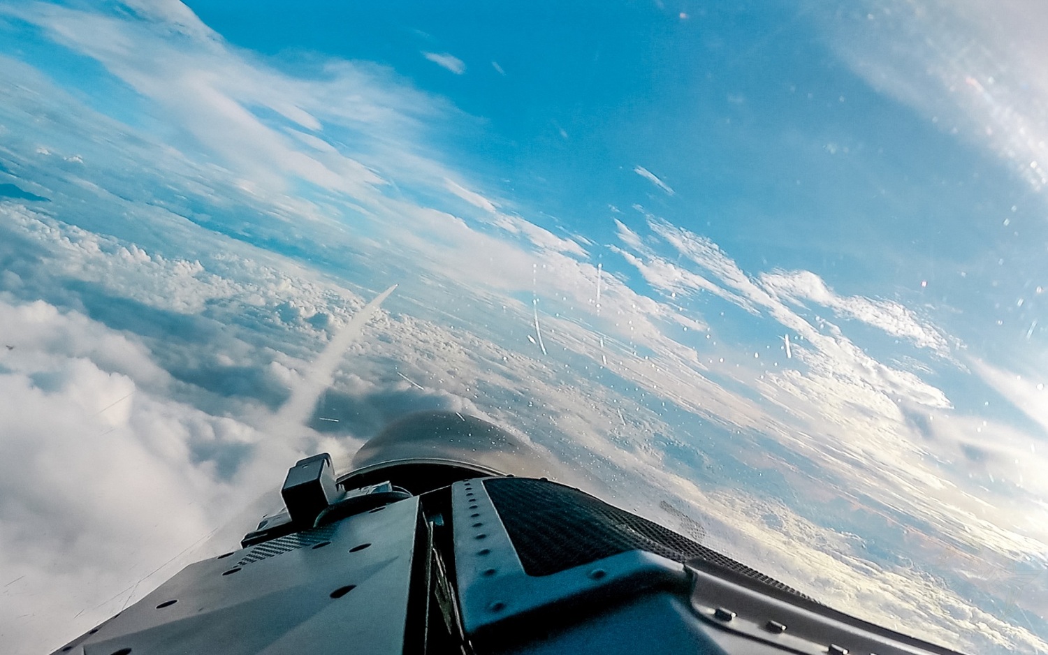 空軍第二聯隊幻象戰機發射雲母飛彈。   圖：國防部提供