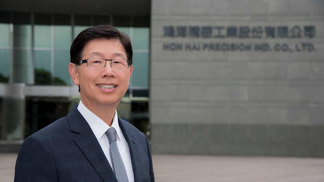 鸿海积极进军电动车市场！刘扬伟：2025年全球市佔率将达5％