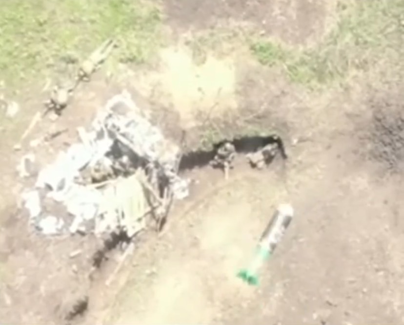 戰場直擊》烏軍無人機向俄軍戰壕丟炸彈！ 俄士兵倒地不起