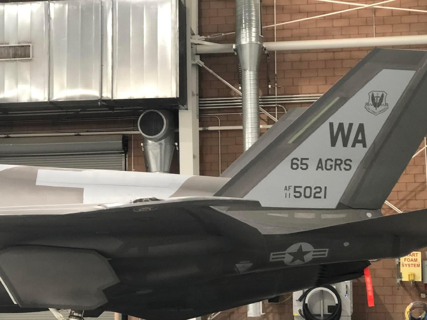 F-35A扮殲-20？美軍首支匿蹤戰機假想敵中隊誕生 65th入侵者中隊「復編」