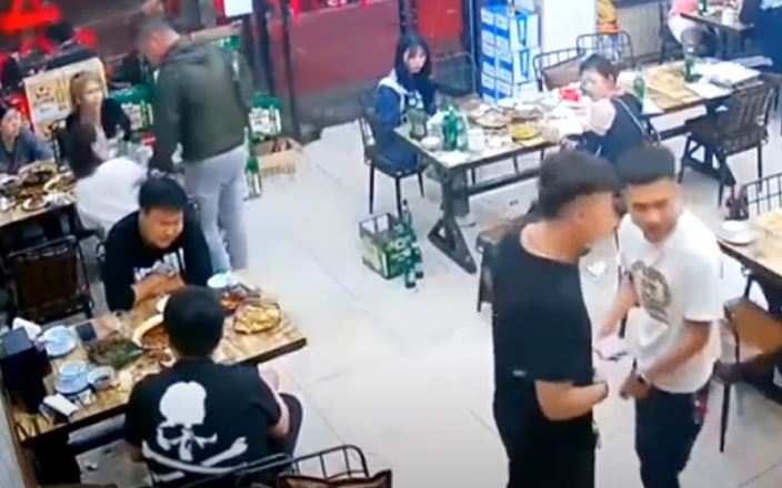 不救遭圍毆唐山女 成龍痛批｢圍觀男性｣反被中共官媒訓斥：不可理喻