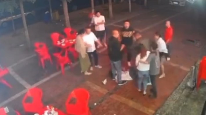 (影) 中國性暴力事件頻傳 唐山女遭圍毆引眾怒 外媒再提鐵鍊女與彭帥