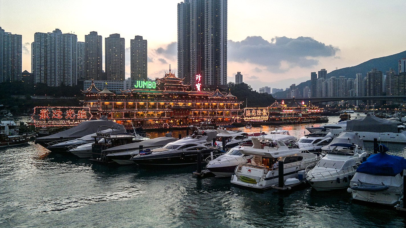 告別最大海上食府 香港珍寶海鮮舫定14日拖離
