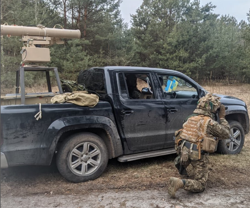 貨卡變戰車！「Car4Ukraine」 他們用自己的方式為烏克蘭而戰