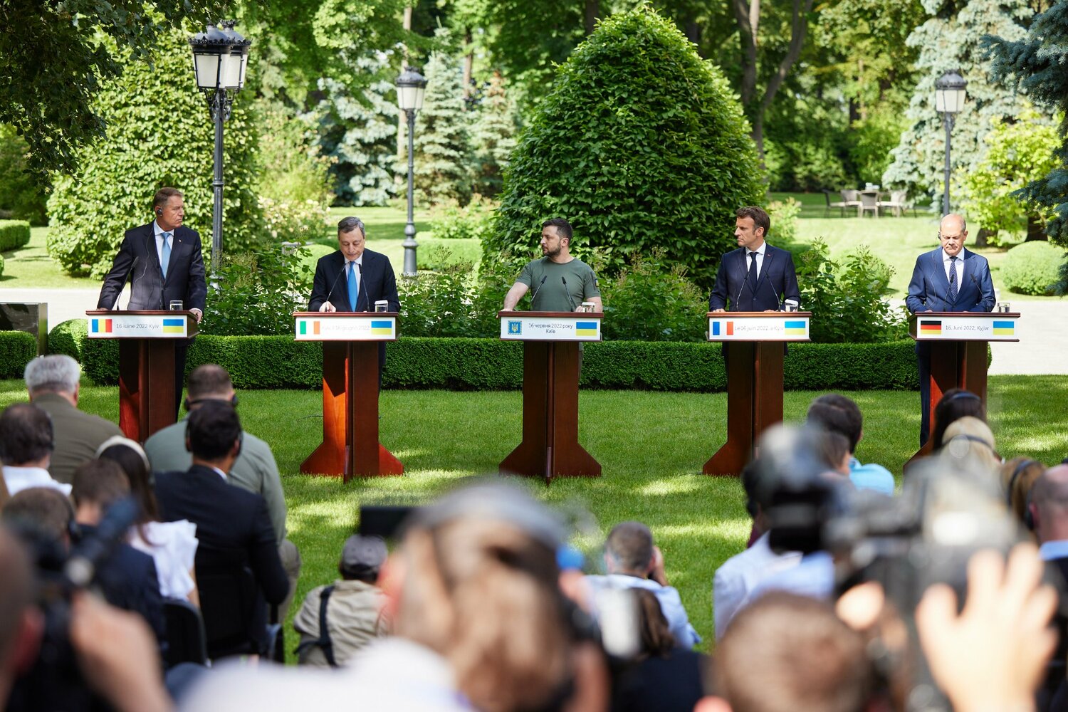 法國、德國、義大利、羅馬尼亞的領袖支持給予烏克蘭歐盟候選國地位。   圖：翻攝澤連斯基臉書