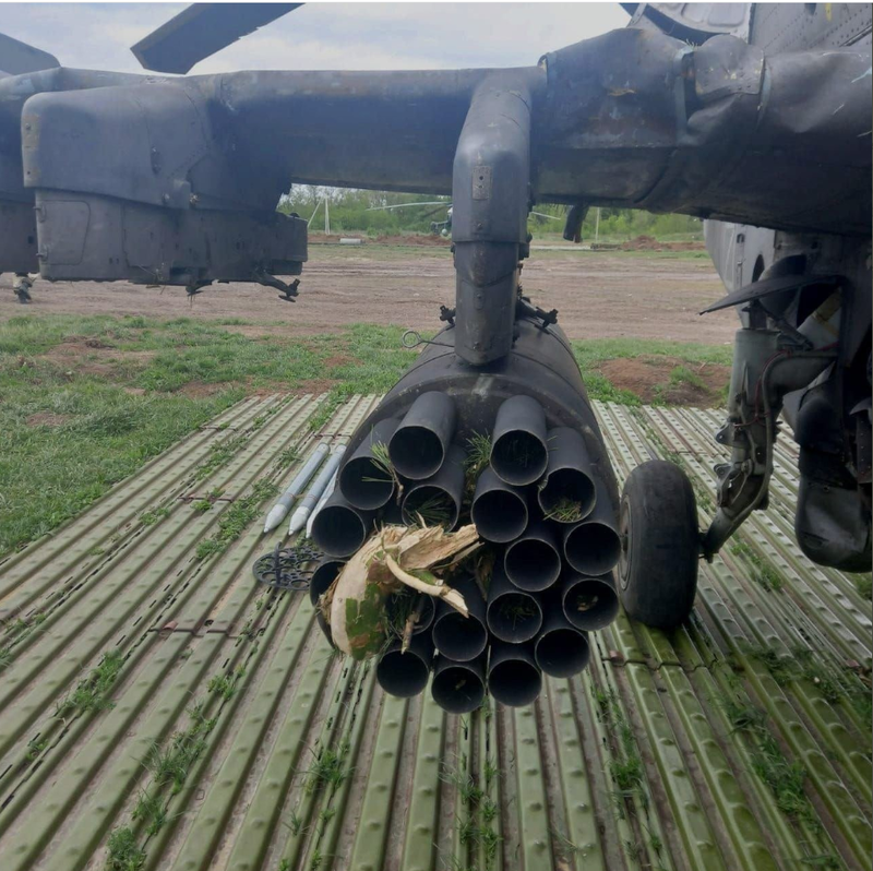 (影)俄軍攻擊直升機接連遭殃! Ka-52低空飛行撞樹、Mi-35M慘遭擊落