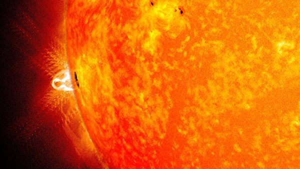 太陽黑子面積24小時內增大一倍！可能將有一個太陽耀斑襲擊地球
