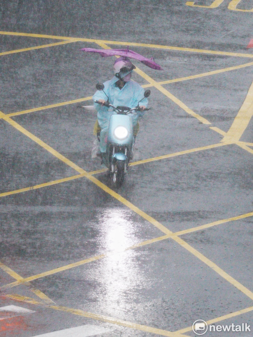 薔琵增強為強颱 專家示警:北台灣「這天」雨勢升級