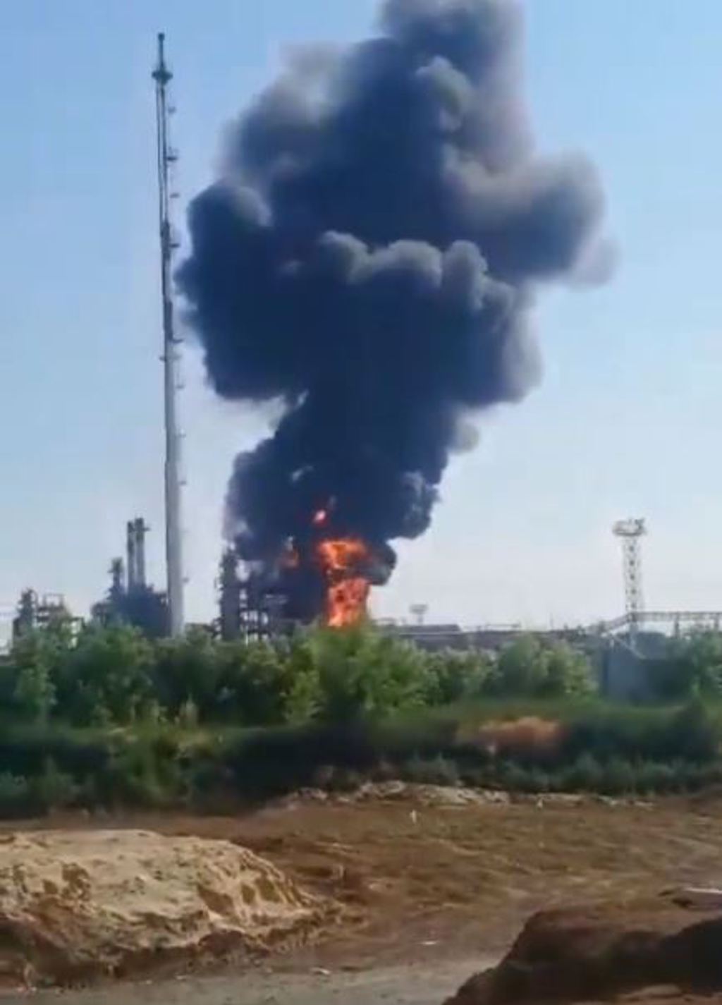 不對稱作戰！烏軍無人機「神風式」自殺攻擊俄國煉油廠