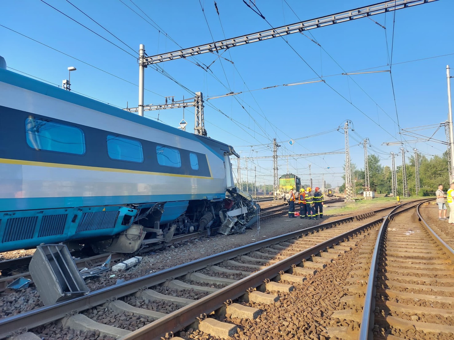 捷克子彈列車對撞釀1死5傷 外媒：疑似人為疏失