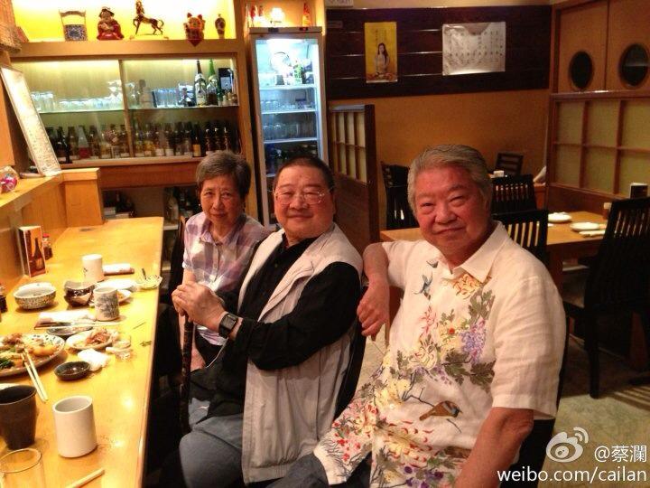 倪匡(中）78歲生日時與蔡瀾（右)合照。   圖：翻攝自倪匡香港小說會