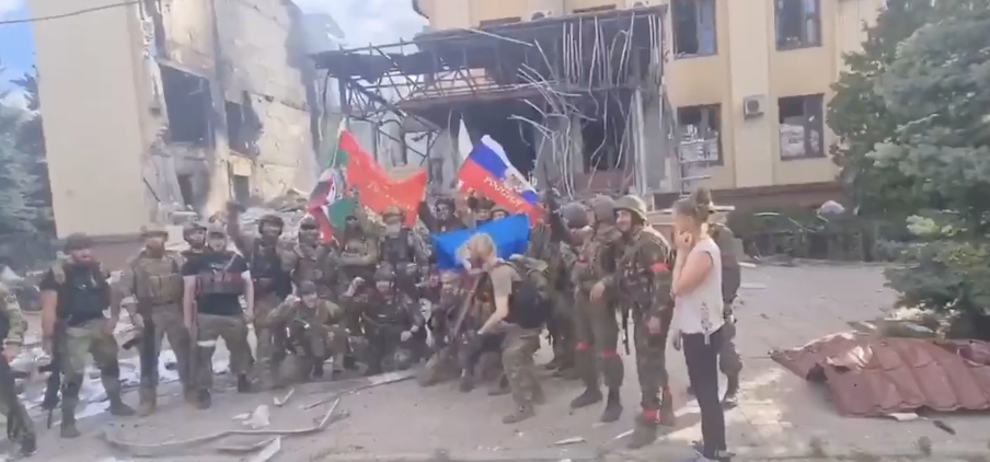 烏克蘭武裝部隊總參謀部 3 日承認撤出烏東利西昌斯克，CNN 報導稱，該地的陷落，使俄羅斯更接近接管頓巴斯地區的目標。   圖：擷自@CaliJournalism