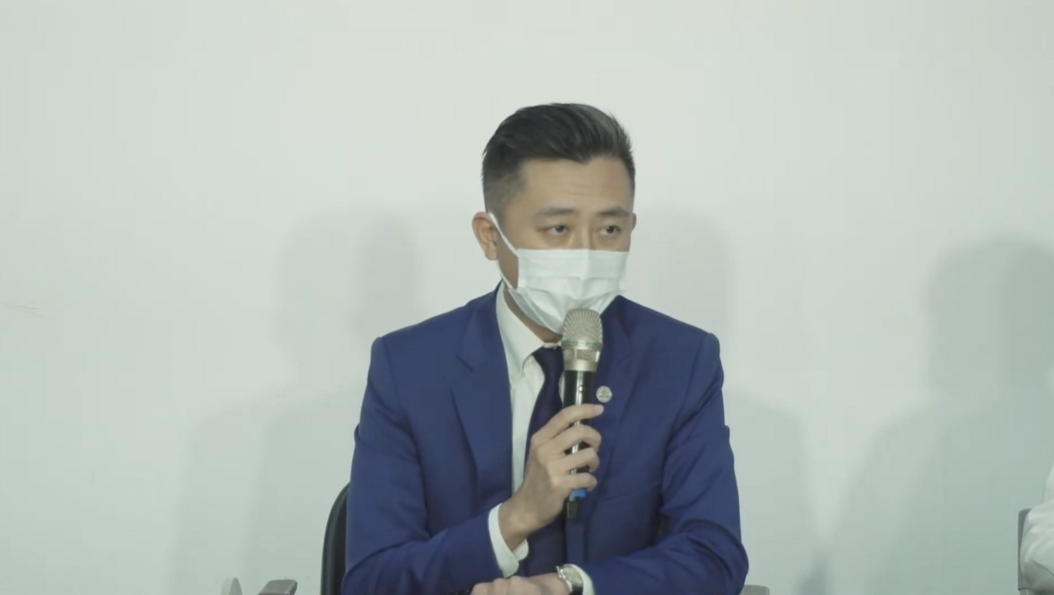 新竹市長林智堅將代表民進黨參選桃園市長，但被爆出論文疑似抄襲爭議。   圖：翻攝林智堅直播影片