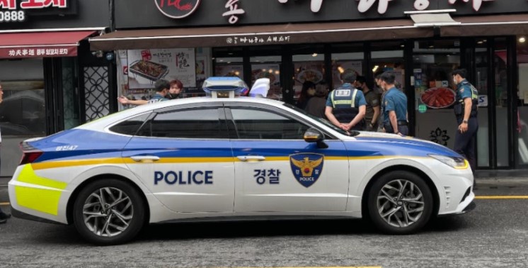 韓國仁川一名男子試圖在家中殺害妻子，對被害人連刺多刀，被警方以殺人未遂逮補。(示意圖)   圖:翻攝自環球網