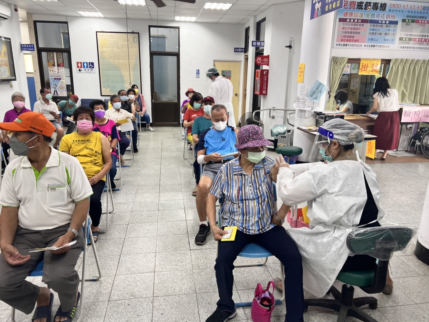 屏東縣33鄉鎮衛生所將加開Novavax疫苗門診。（資料照）   圖：屏東縣政府提供