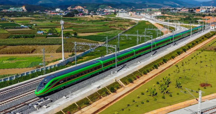 寮國與中國共同開發的中老鐵路（ China-Laos Railway ）   圖: 翻攝自中國國鐵集團官方微信公眾號
