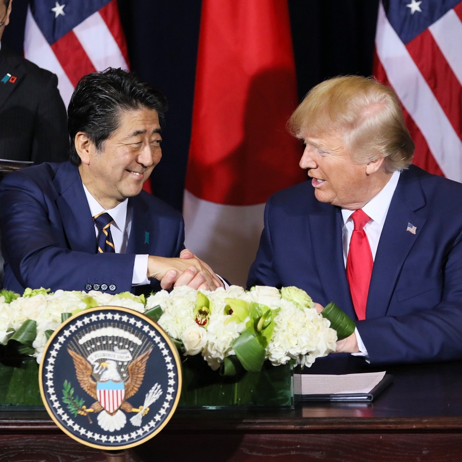 安倍晉三中彈倒地  川普：一起為我的好友祈禱