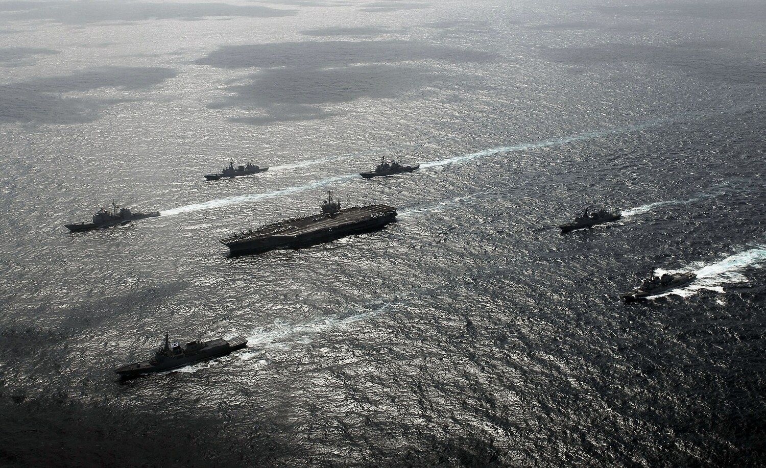 美國和韓國海軍目前在為 9 月底美韓聯合軍演做準備。圖為鷹鷂（Foal Eagle）美韓聯合軍演。   圖：擷取自維基百科（資料照）