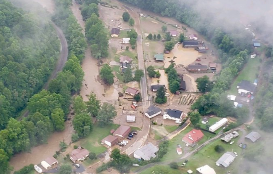 美國維吉尼亞州遭風暴襲擊 洪水肆虐 44人下落不明