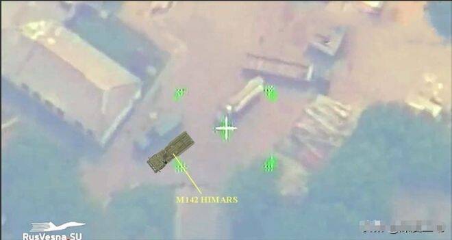 俄軍宣稱摧毀｢海馬斯｣小粉紅叫好 中國軍事博主潑冷水：像軍用拖車