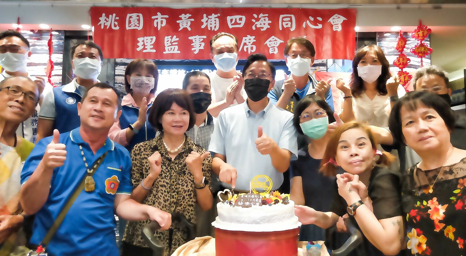 Zhang Shanzheng attended the birthday celebration of the Whampoa Military Academy Sihai Concentric Association in the evening, and important cadres and hundreds of members attended and supported the event.Photo: Provided by Zhang Shanzheng's campaign office