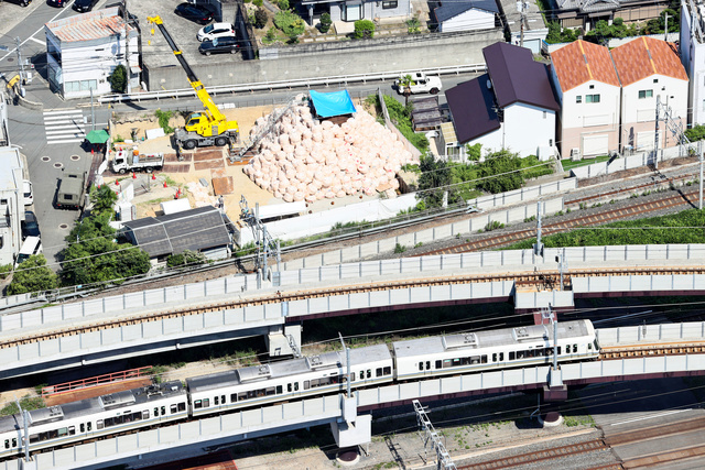 大阪住宅區驚現二戰遺留未爆彈！當局緊急疏散近2000住戶、列車全面停駛