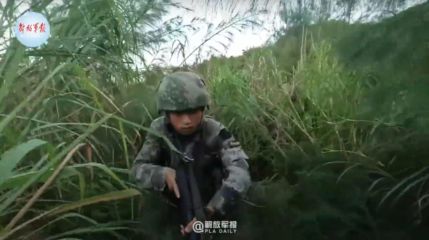 「演」很大？！軍事專家看解放軍特戰兵搶灘登陸提「20處」離譜錯誤